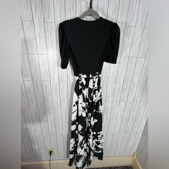 SHEIN DRESS WITH BELT - Picture 3 of 5